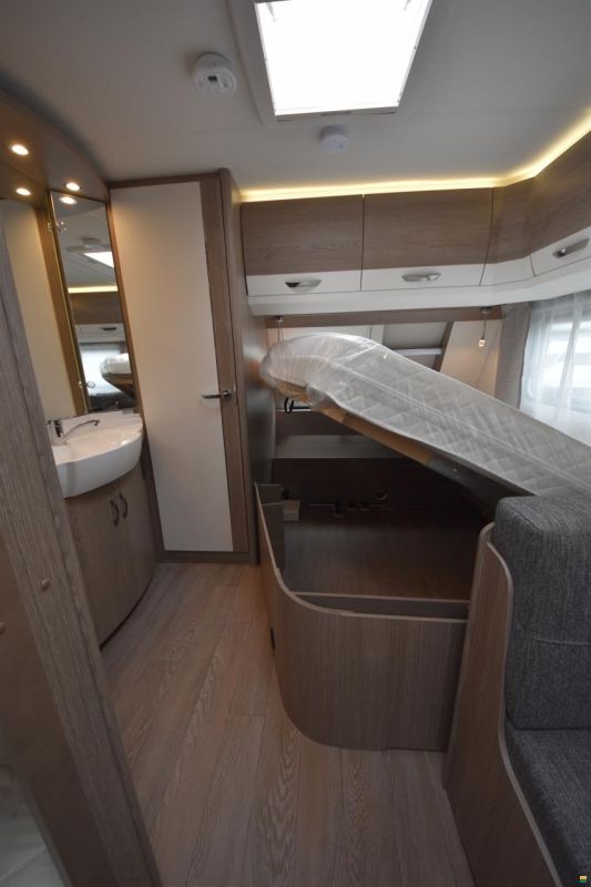 Hobby 720 UKFe Prestige