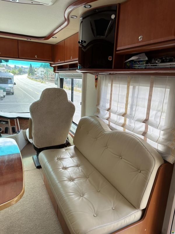 Concorde Charisma 890M