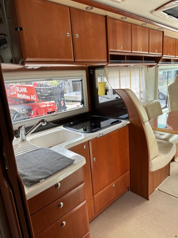 Concorde Charisma 890M