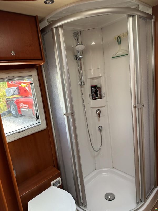 Concorde Charisma 890M