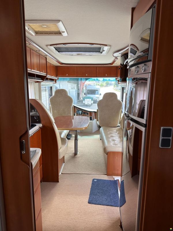 Concorde Charisma 890M