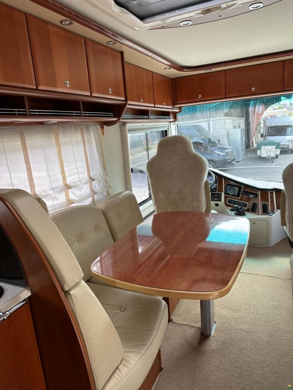 Concorde Charisma 890M