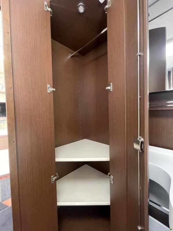 Concorde Carver 890 RRL