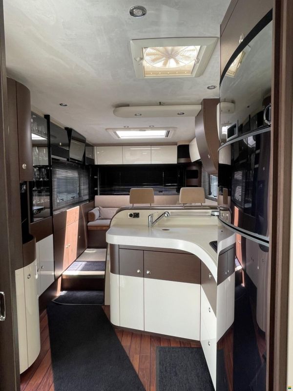 Concorde Carver 890 RRL