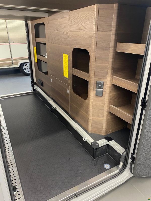 Adria CORAL SUPREME MB 650 SL