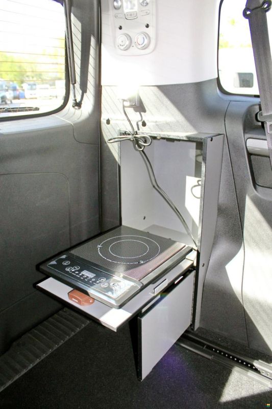 Pössl Vanster Spacetourer 180 EAT8