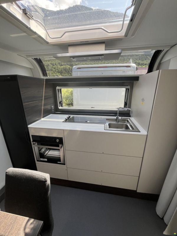 Adria Astella 904 HP