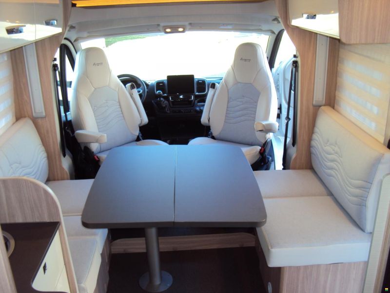 Bürstner Delfin T 727