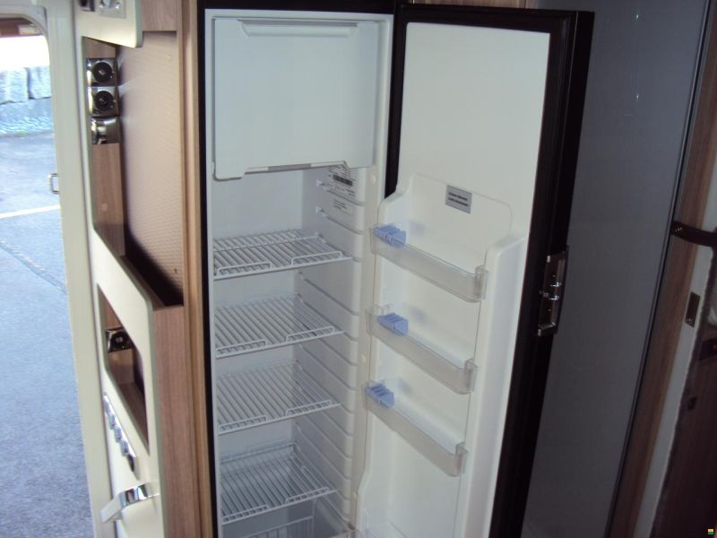 Bürstner Delfin T 727