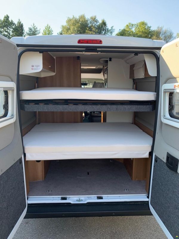 Van Tourer 600D Comfort Peugeot 165PS Doppelhubbett