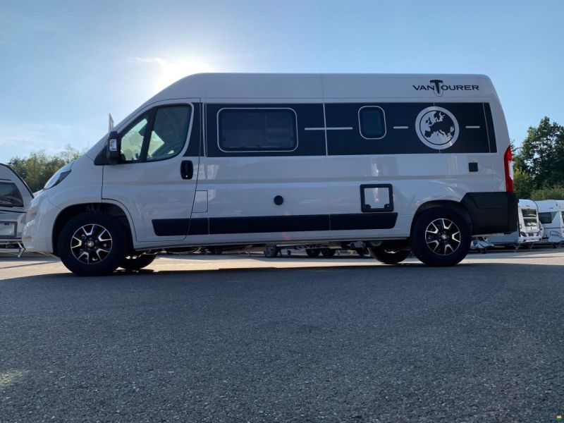 Van Tourer 600D Comfort Peugeot 165PS Doppelhubbett