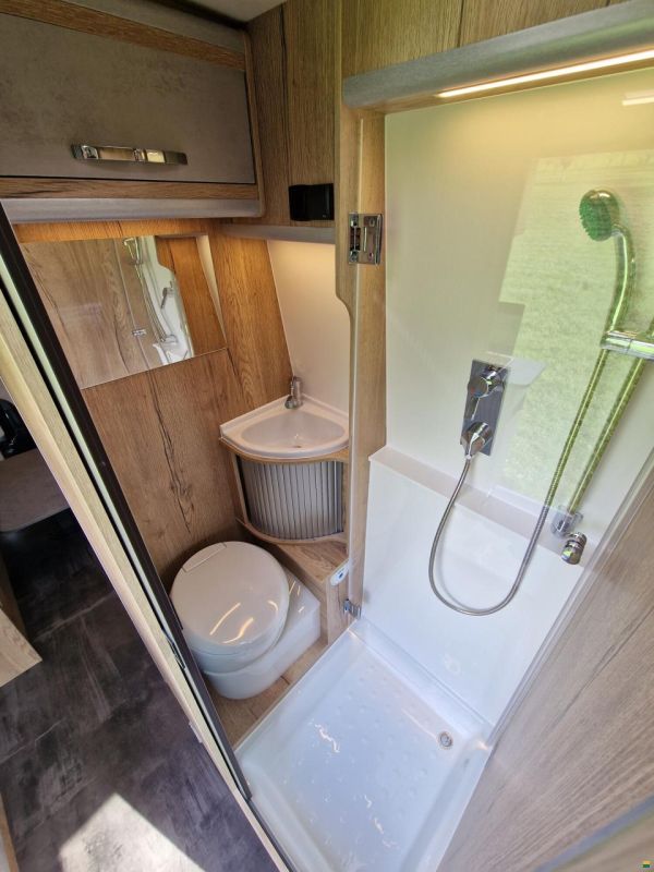 Megamobil Mega Lounge 600 VW 177 PS