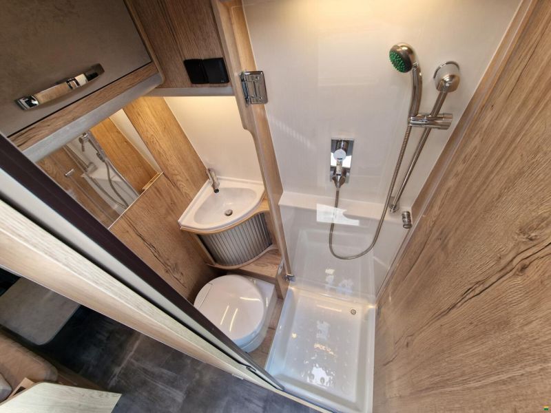 Megamobil Mega Lounge 600 VW 177 PS