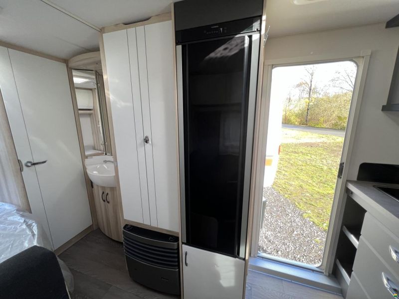 Hobby 400 SFe De Luxe (O02)