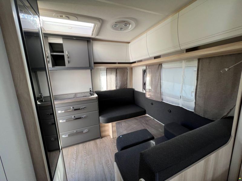 Hobby 400 SFe De Luxe (O02)