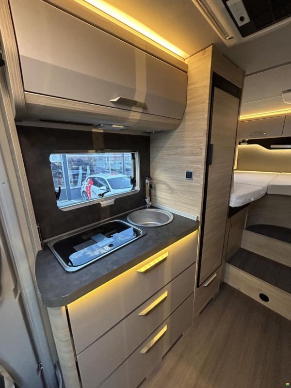 Knaus Van TI PLUS PLATINUM SELECTION 650 MEG