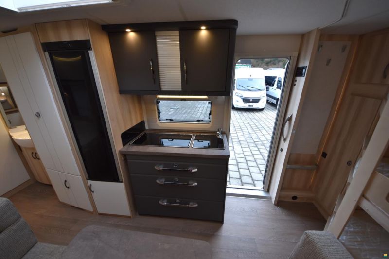 Hobby 560 KMFe De Luxe