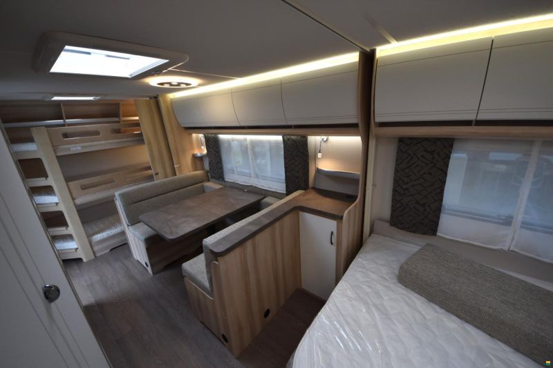 Hobby 560 KMFe De Luxe