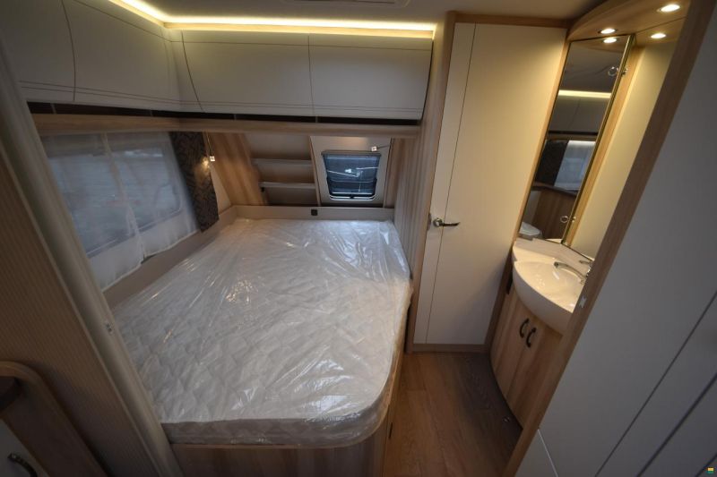 Hobby 560 KMFe De Luxe