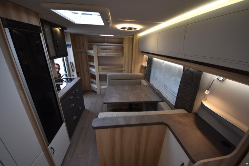 Hobby 560 KMFe De Luxe