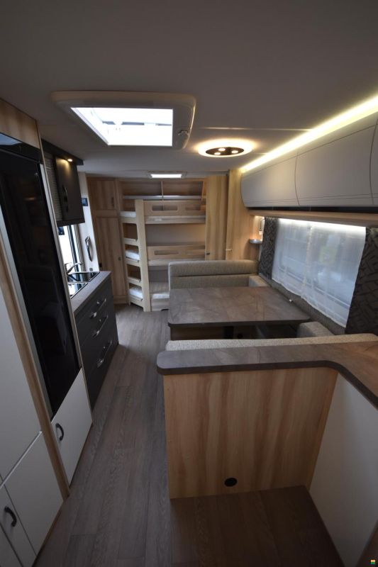 Hobby 560 KMFe De Luxe