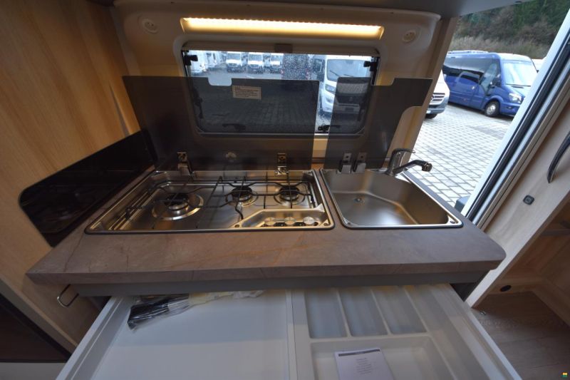 Hobby 560 KMFe De Luxe