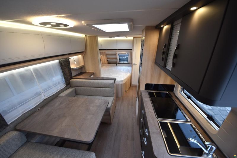 Hobby 560 KMFe De Luxe