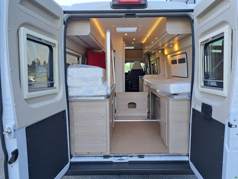 Bürstner Campeo C 640 Black Forest