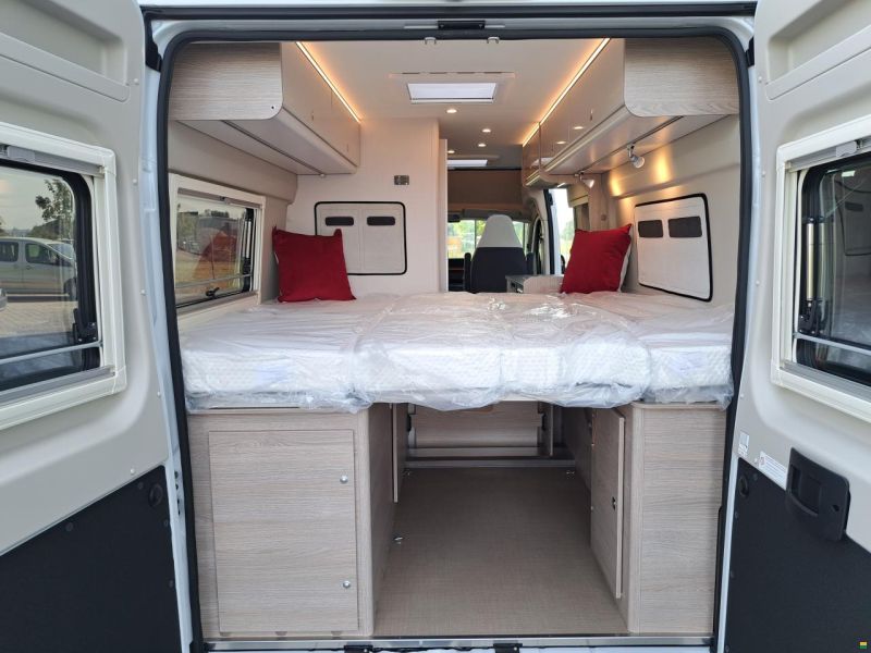 Bürstner Campeo C 640 Black Forest