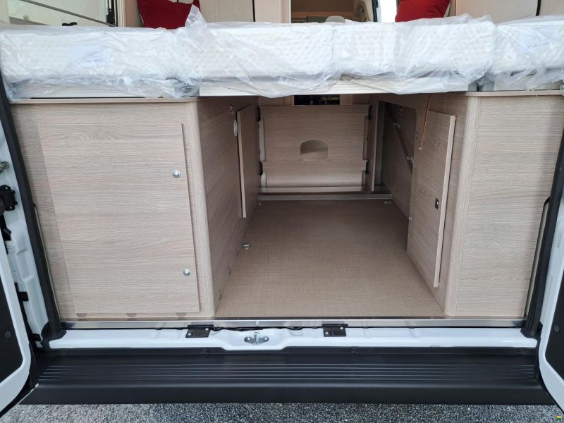 Bürstner Campeo C 640 Black Forest