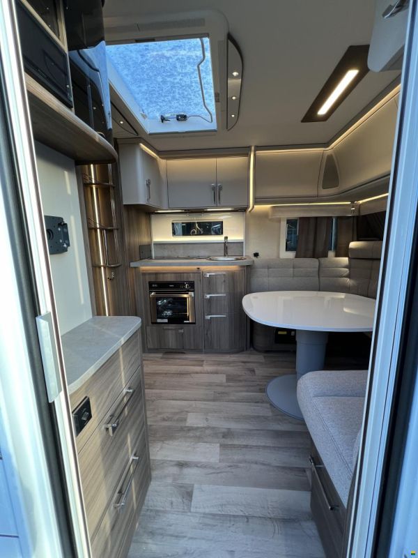 Kabe Royal 560 GLE KS