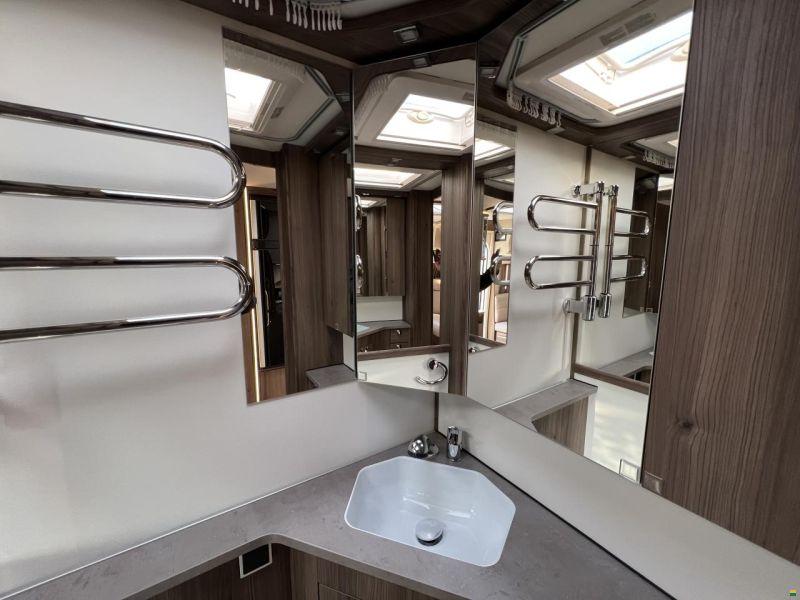 Kabe Royal 560 GLE KS