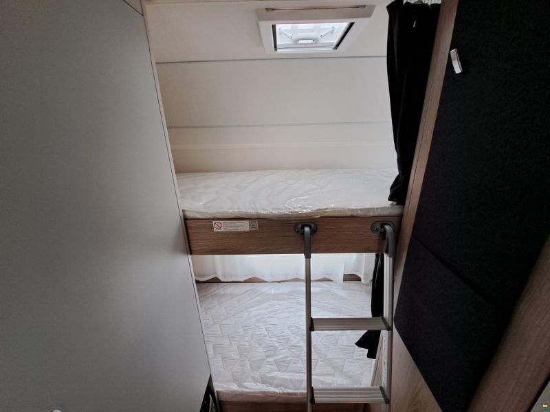 Bürstner Premio 495 TK Black Forest