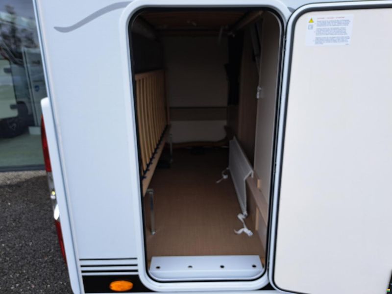 Bürstner Premio 495 TK Black Forest