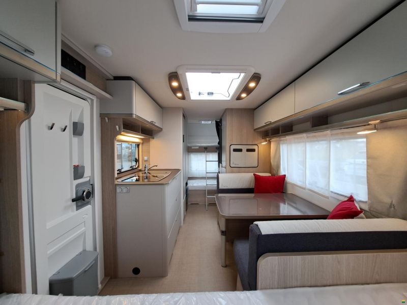 Bürstner Premio 495 TK Black Forest