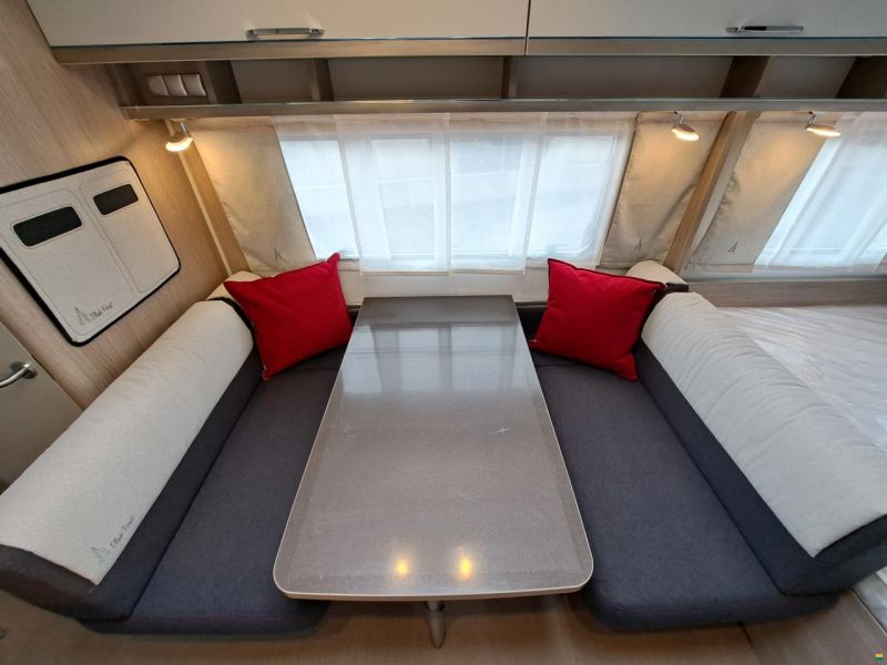 Bürstner Premio 495 TK Black Forest