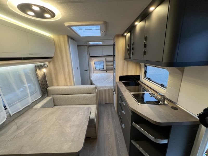 Hobby 540 KMFe De Luxe (O30)