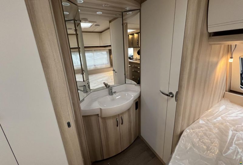 Hobby 540 KMFe De Luxe (O30)