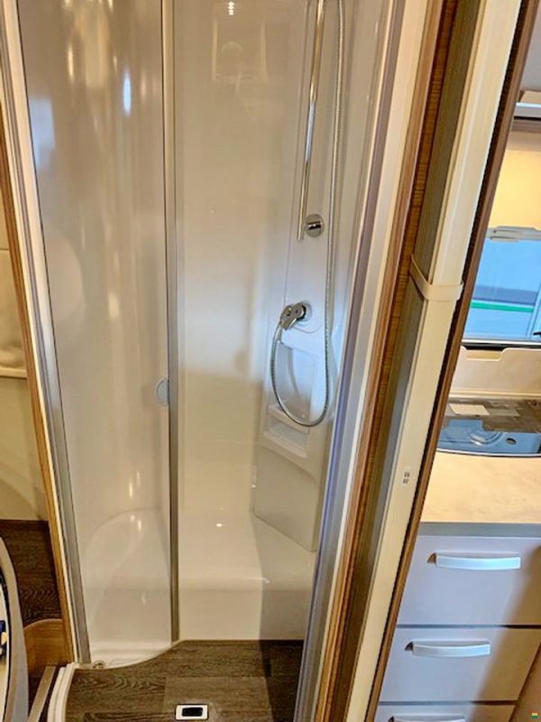 Knaus Live Wave 650 MX Luxus