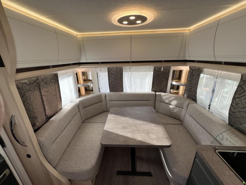 Hobby 460 UFe De Luxe (O03)