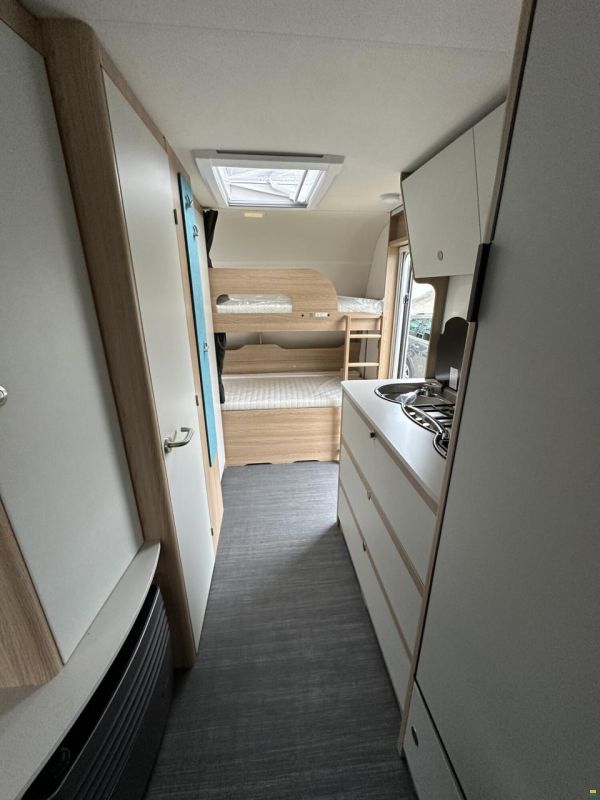 Dethleffs Aero 460 KR up