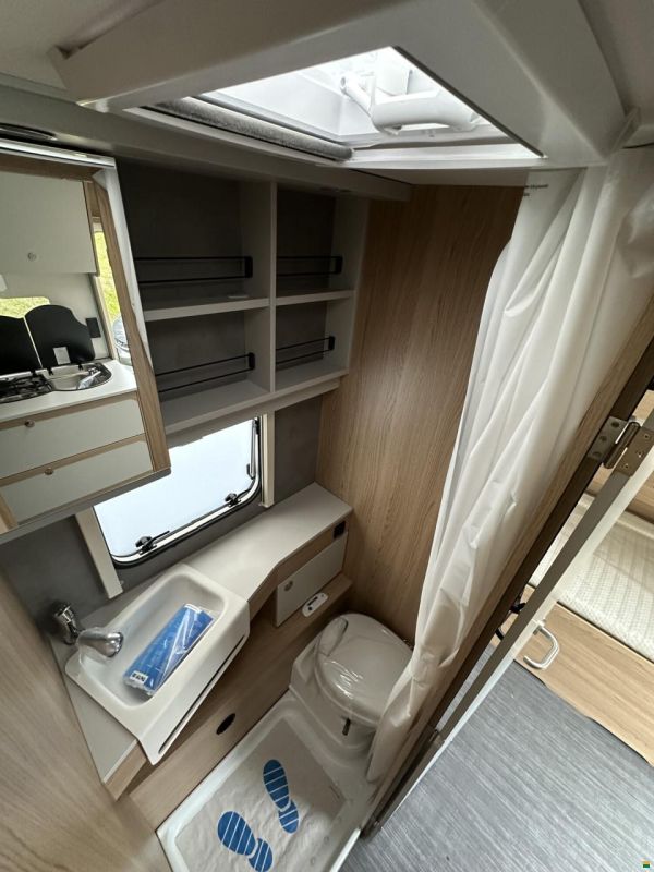 Dethleffs Aero 460 KR up