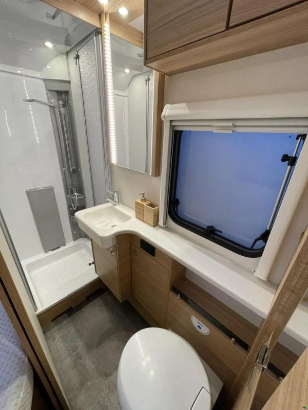 Dethleffs Camper 730 FKR