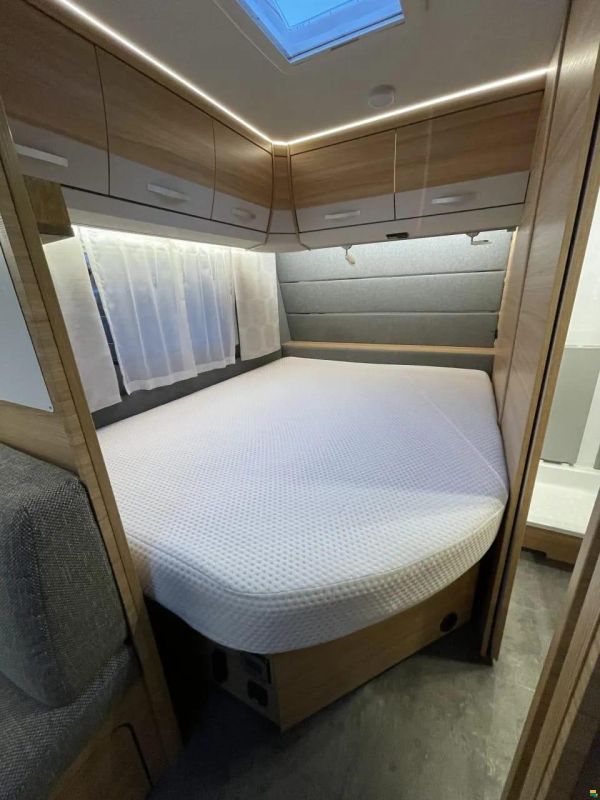 Dethleffs Camper 730 FKR