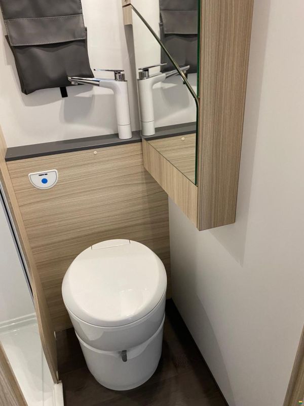 Adria SUNLIVING A 70DK