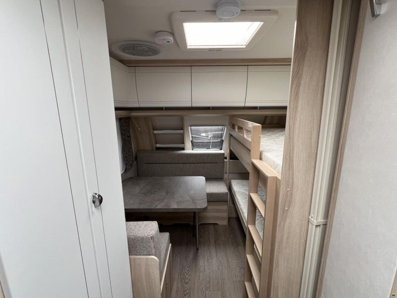 Hobby 515 UHK De Luxe (O16)