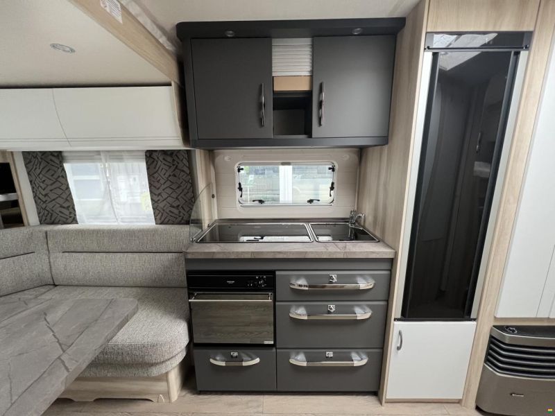 Hobby 515 UHK De Luxe (O16)