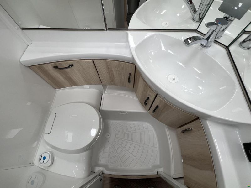 Hobby 515 UHK De Luxe (O16)