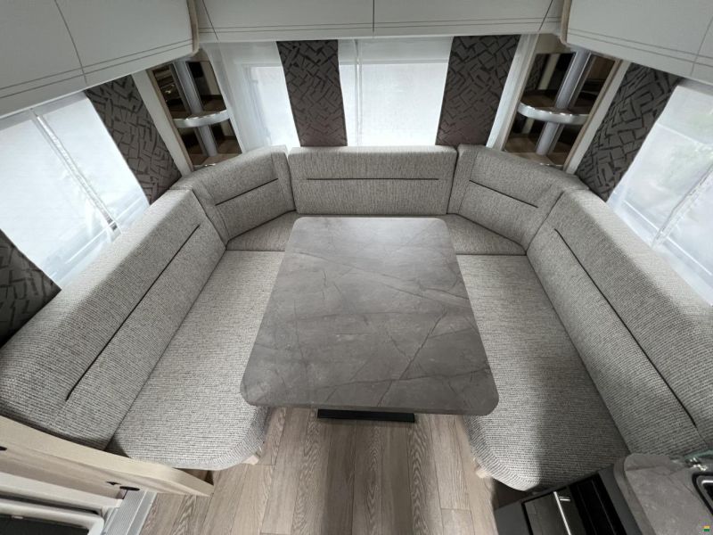 Hobby 515 UHK De Luxe (O16)