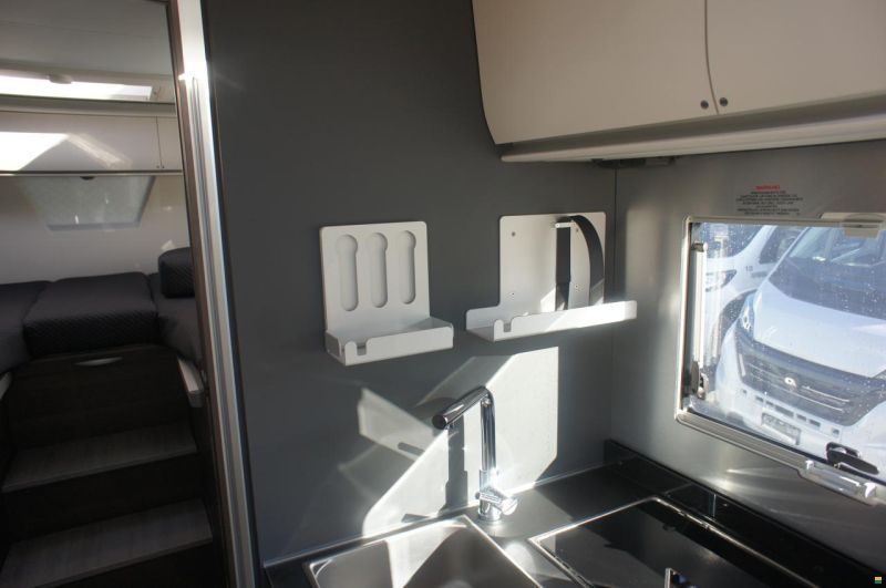 Adria Matrix Supreme MB 670 SL